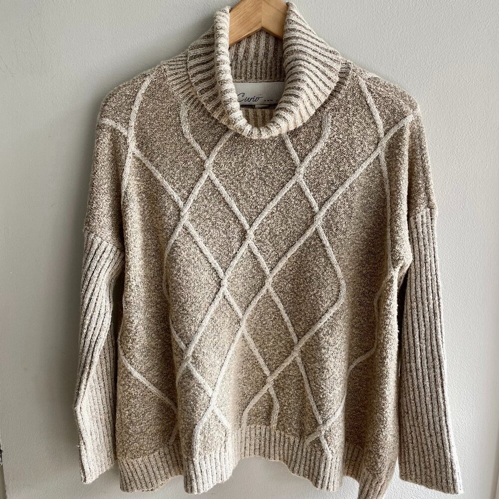 Curio by New York Cowl Neck Cable Knit Beige and White Sweater